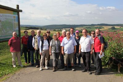 Aufbruch zur Wandertour in Wattenbach