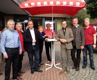 Gruppenphoto: OV-Mitglieder und geladene Politiker, T. Gremmels,U. Gottschalck, M. Roth, M. Reuter, I. Pahl
