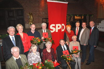 Die Geehrten für 25 Jahre Mitgliedschaft K.-D. Göbel, M. Sufin-Deiss, S. Weigang-Battermann u. H. Wendel