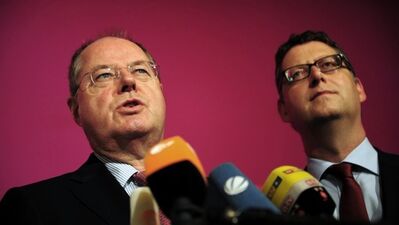 Kämpfen für gute Arbeit: Steinbrück und Schäfer-Gümbel in Offenbach (Foto dpa)