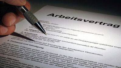 Vor allem junge Arbeitnehmer erhalten oft nur befristete Verträge. Foto dpa