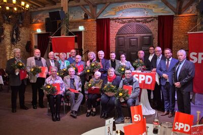 Gruppenbild der zu Ehrenden