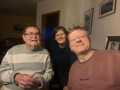 Heinz Ebrecht (l) mit Katja und Tobias Geismann