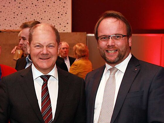 Olaf Scholz (l.) mit Timon Gremmels (Foto: Frank Weymann)