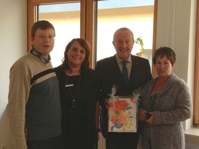 Freuen sich über den gelungenen Umbau (v.l) T. Geismann, C.Grüneklee, Bgm. Reuter u. M. Knothe